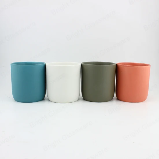 Einzigartiger, individuell gestalteter, leerer Kerzenhalter aus Beton und Zement, runder, mattierter Kerzenhalter aus Keramik