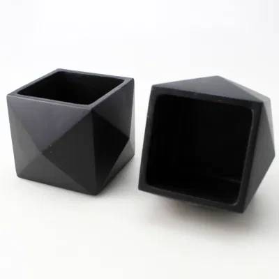 Leeres, luxuriöses, quadratisches, schwarzes Kerzenglas aus Beton